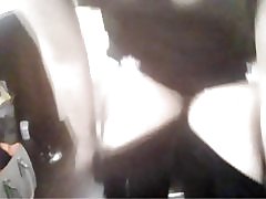 Tifla Ingliżi iġib naughty fuq ix-xogħol