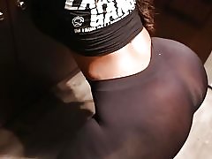 Twerking ebony fl-leggings