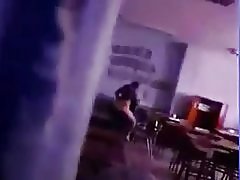 Fucking jiġbru fil-klassi